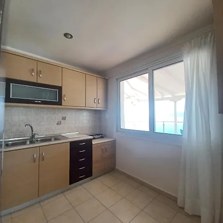 Nikos And Penthouse Apartamento