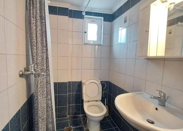 Nikos And Penthouse Apartament *