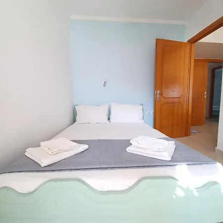 Nikos And Penthouse شقة *