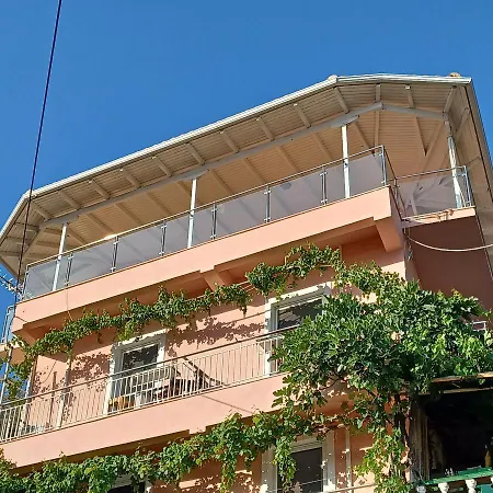 Διαμέρισμα Nikos And Penthouse *