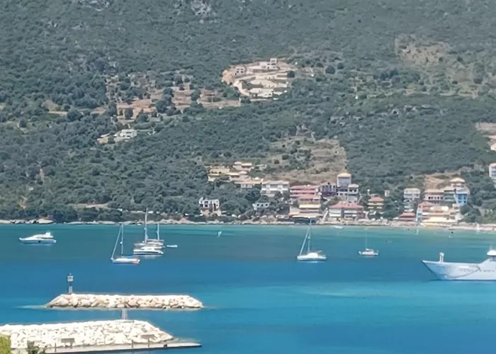 Nikos And Penthouse Apartment *